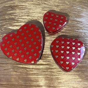 New Vintage Set 3 Metal Tin Heart w Gold Tiny Heart Design ♥️ 4.5” 3.5” 2.5”
